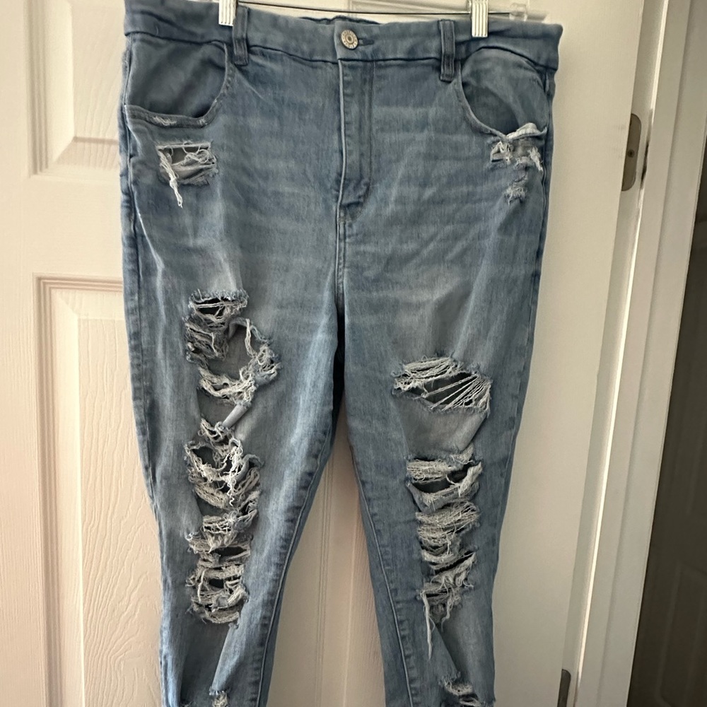 [18] American Eagle Skinny Jeans
